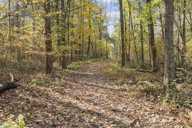 1945 Mann Rd, Lebanon, TN 37087