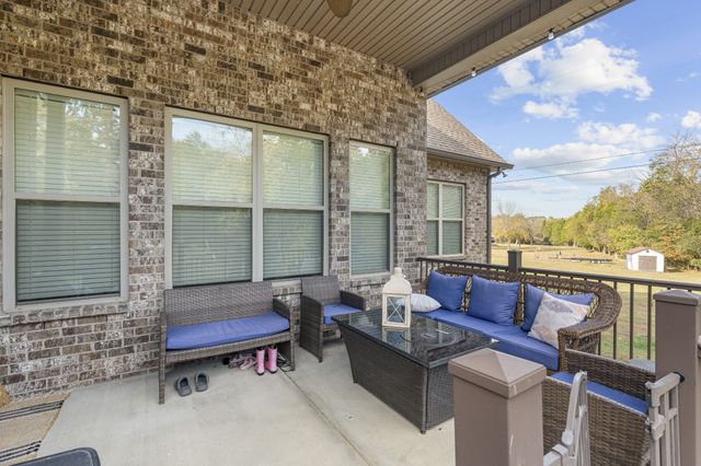 1945 Mann Rd, Lebanon, TN 37087