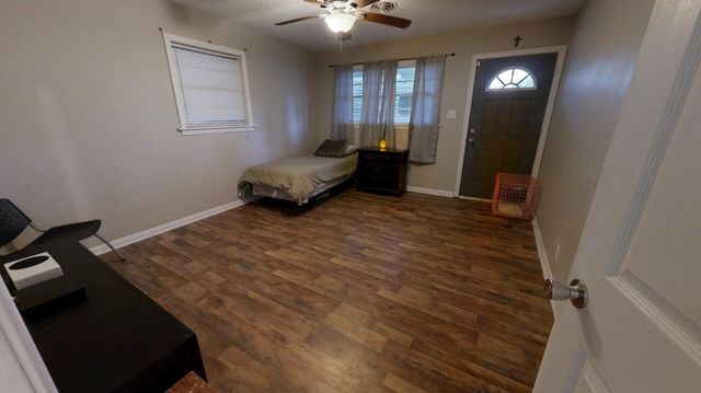 735 Urban St, Sulphur, LA 70663