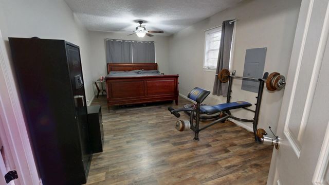 735 Urban St, Sulphur, LA 70663