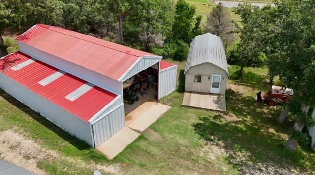 2628 County Road 316, Lexington, TX 78947