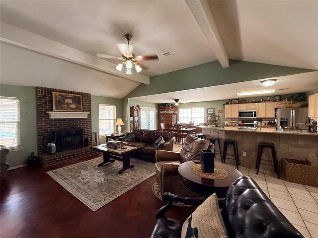 2628 County Road 316, Lexington, TX 78947