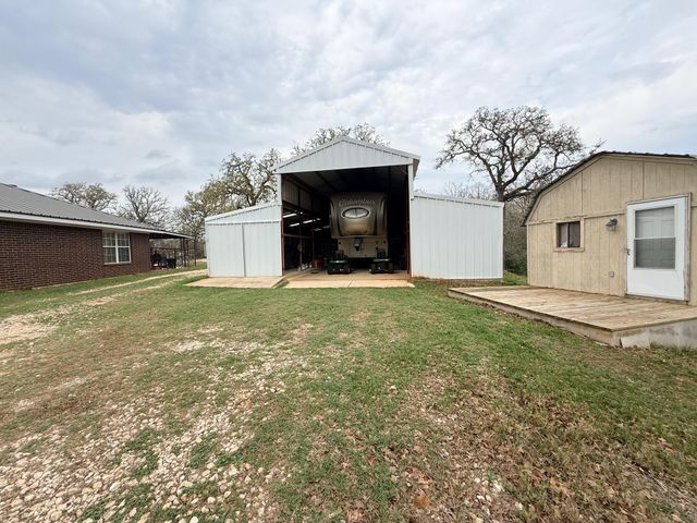 2628 County Road 316, Lexington, TX 78947