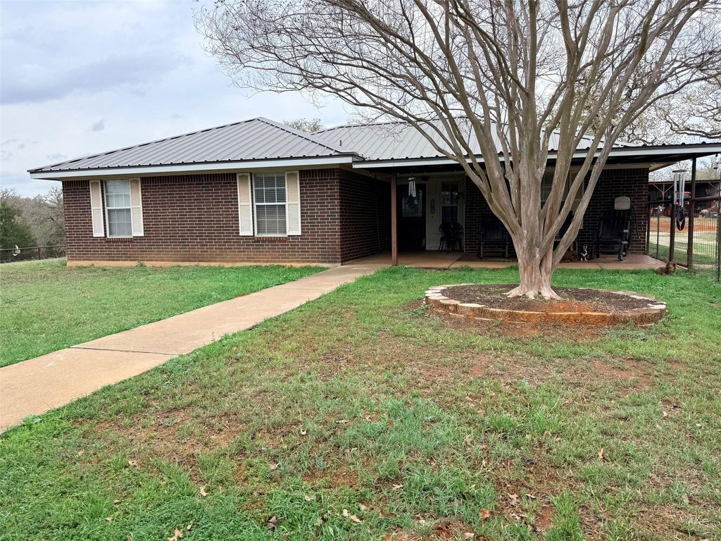 2628 County Road 316, Lexington, TX 78947