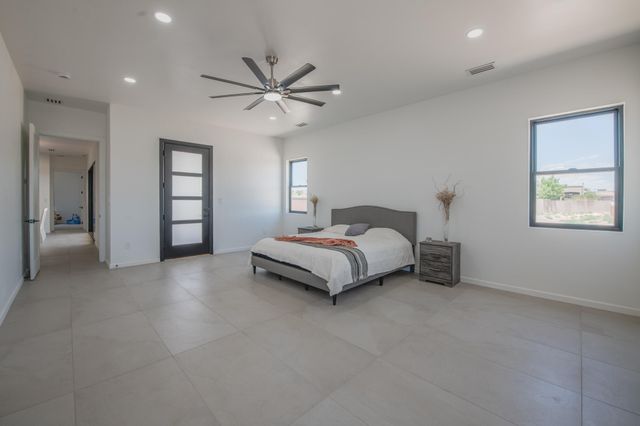 1709 22ND Avenue SE, Rio Rancho, NM 87124