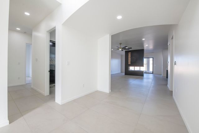 1709 22ND Avenue SE, Rio Rancho, NM 87124