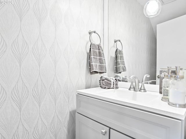 81 N HAYDEN BAY Dr, Portland, OR 97217