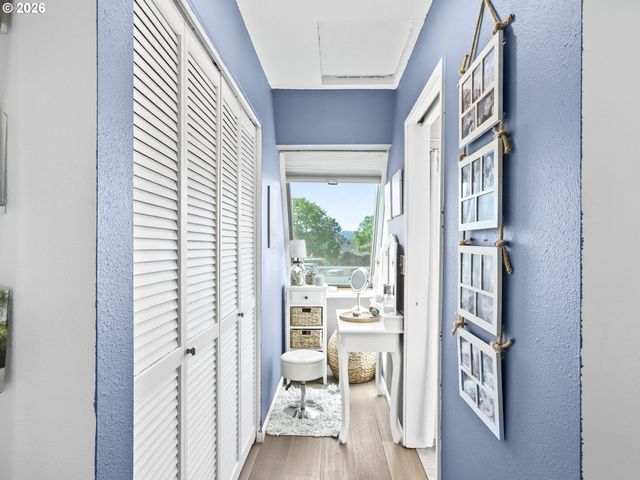 81 N HAYDEN BAY Dr, Portland, OR 97217