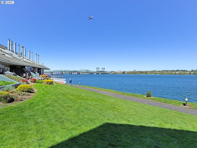 81 N HAYDEN BAY Dr, Portland, OR 97217