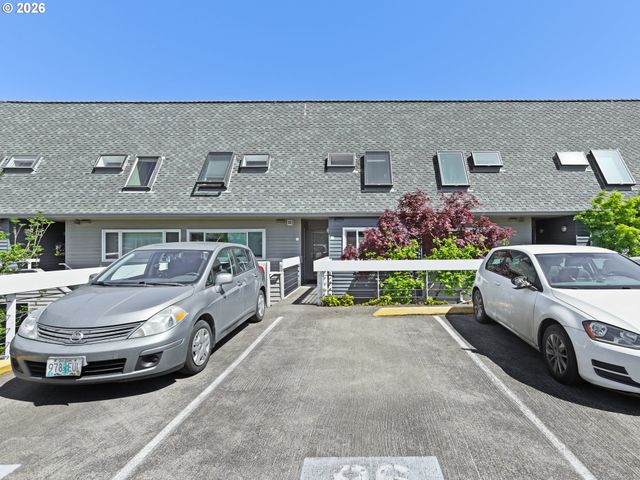 81 N HAYDEN BAY Dr, Portland, OR 97217