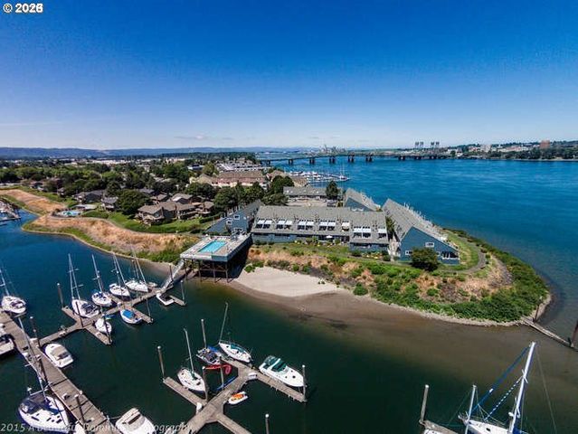 81 N HAYDEN BAY Dr, Portland, OR 97217