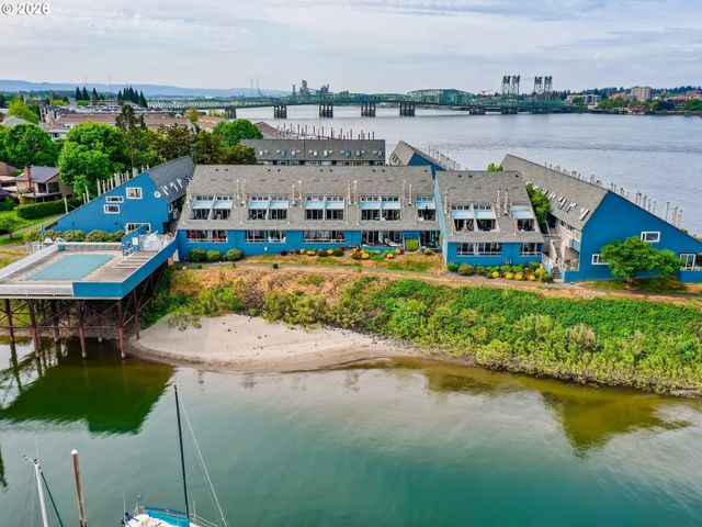 81 N HAYDEN BAY Dr, Portland, OR 97217