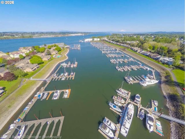 81 N HAYDEN BAY Dr, Portland, OR 97217