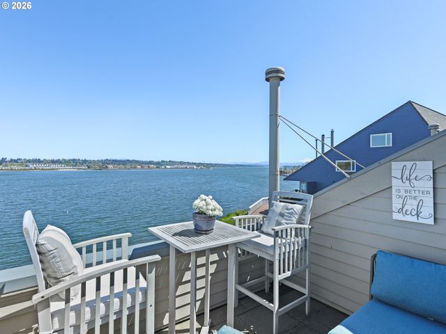 81 N HAYDEN BAY Dr, Portland, OR 97217