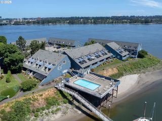 81 N HAYDEN BAY Dr, Portland, OR 97217