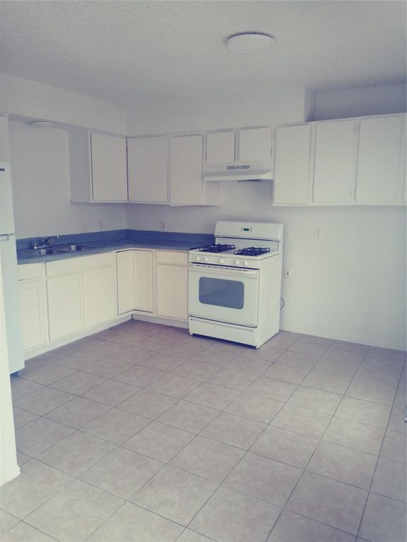 505 Eberhart LN A, Austin, TX 78745