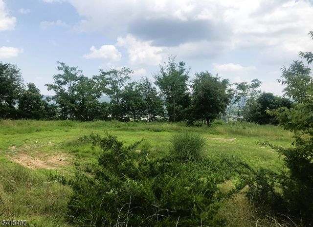 6 Columbus Ave, Totowa Boro, NJ 07512