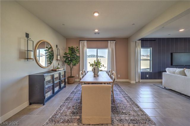 1000 Gentle Swan, Henderson, NV 89011
