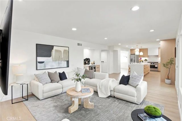 21891 Summerwind, Huntington Beach, CA 92646