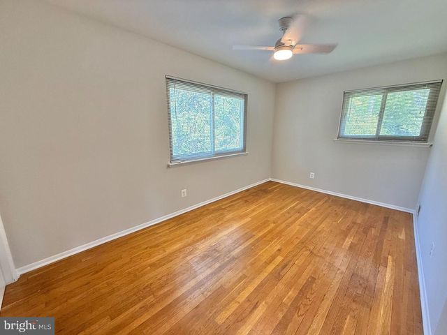 7700 GLENISTER DR, Springfield, VA 22152