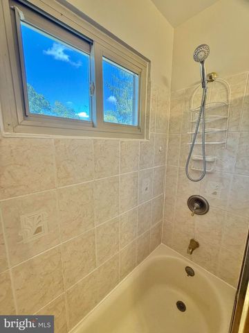 7700 GLENISTER DR, Springfield, VA 22152