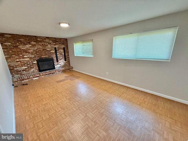 7700 GLENISTER DR, Springfield, VA 22152