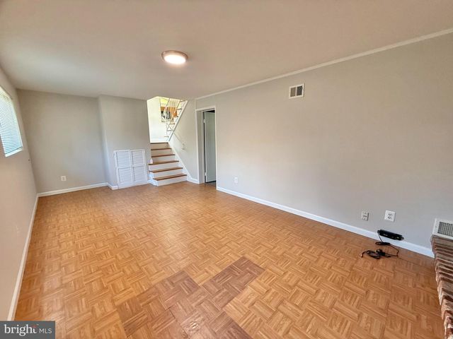 7700 GLENISTER DR, Springfield, VA 22152