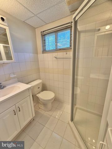 7700 GLENISTER DR, Springfield, VA 22152