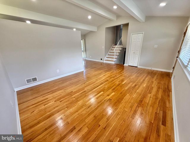 7700 GLENISTER DR, Springfield, VA 22152