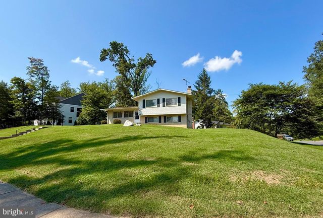 7700 GLENISTER DR, Springfield, VA 22152