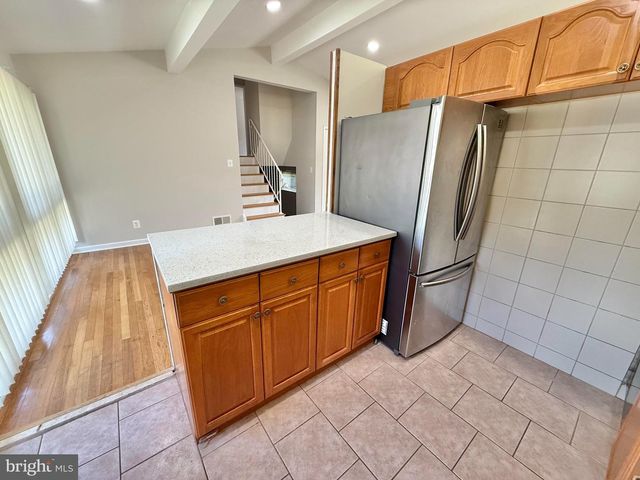 7700 GLENISTER DR, Springfield, VA 22152