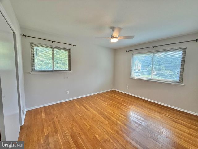 7700 GLENISTER DR, Springfield, VA 22152