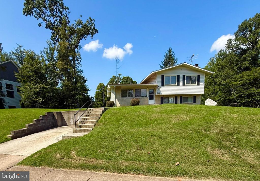 7700 GLENISTER DR, Springfield, VA 22152