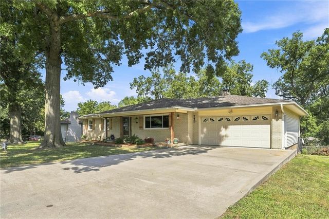 743 Linda Lane, Bonner Springs, KS 66012
