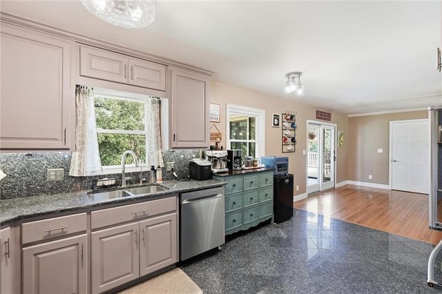 743 Linda Lane, Bonner Springs, KS 66012