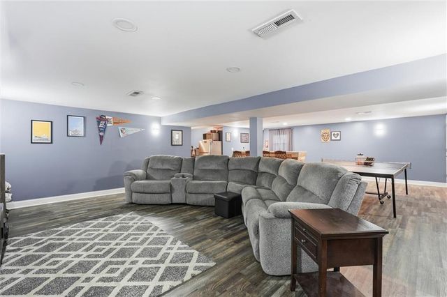 743 Linda Lane, Bonner Springs, KS 66012
