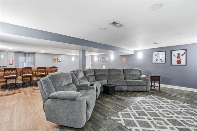 743 Linda Lane, Bonner Springs, KS 66012