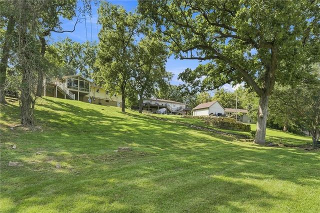 743 Linda Lane, Bonner Springs, KS 66012