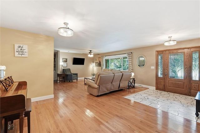 743 Linda Lane, Bonner Springs, KS 66012