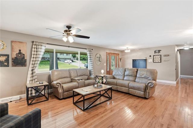 743 Linda Lane, Bonner Springs, KS 66012