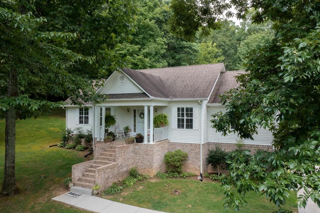 107 Lake Drive, Trenton, GA 30752