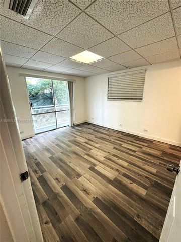 1610 NW N River Dr 112, Miami, FL 33125