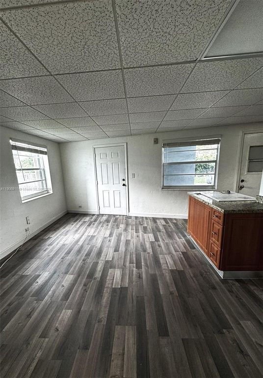 1610 NW N River Dr 112, Miami, FL 33125