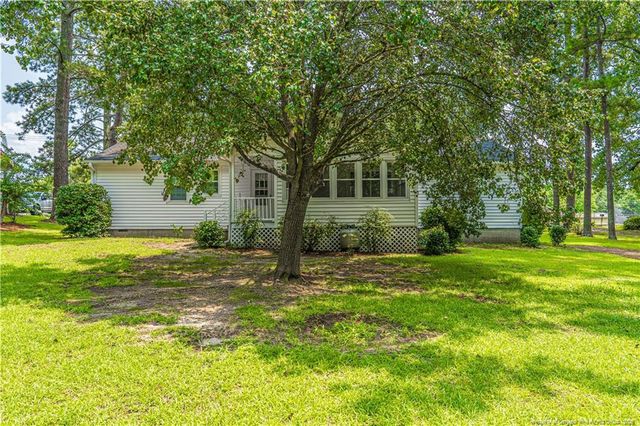 224 Holly Street, Vass, NC 28394