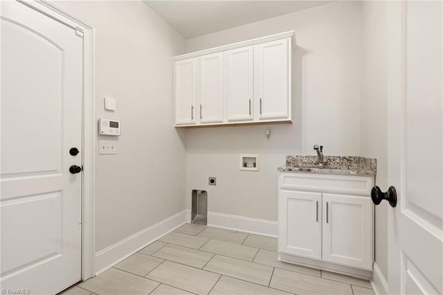 2801 Swan Lake Drive, High Point, NC 27262