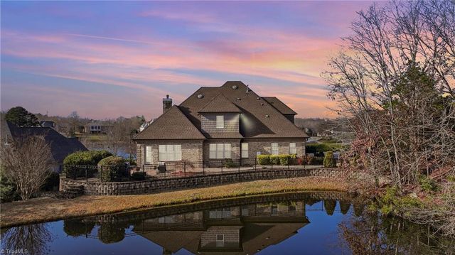 2801 Swan Lake Drive, High Point, NC 27262
