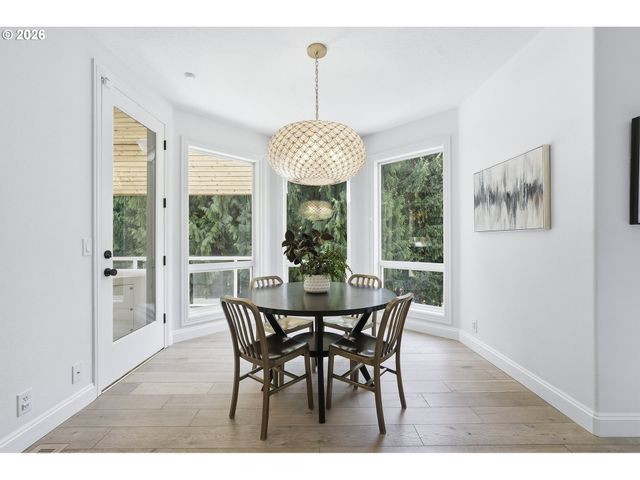 26500 Sw PETES MOUNTAIN Rd, West Linn, OR 97068