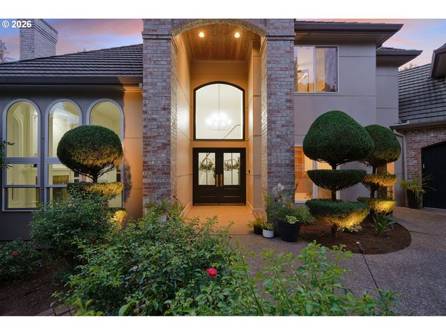 26500 Sw PETES MOUNTAIN Rd, West Linn, OR 97068