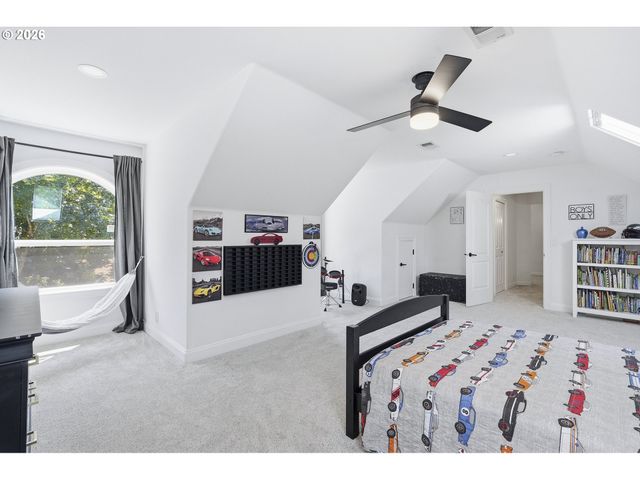 26500 Sw PETES MOUNTAIN Rd, West Linn, OR 97068
