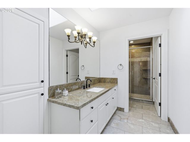 26500 Sw PETES MOUNTAIN Rd, West Linn, OR 97068